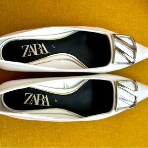 Zara White Flats With Metal Silver Detail Size 37
